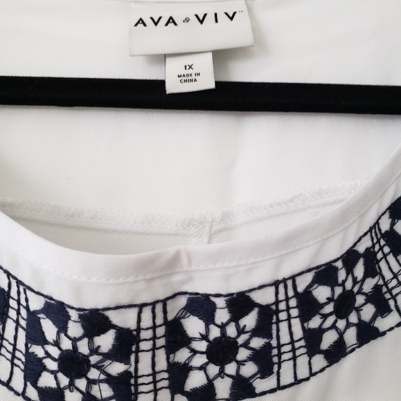 NWOT Cut out long sleeved top - Picture 3 of 5